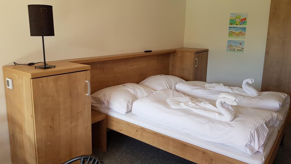Ydykseb Hotel Frydlant nad Ostravici Luaran gambar